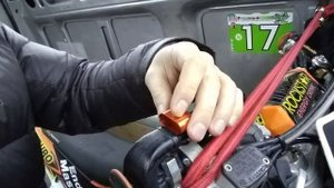 Защита пластиковых направляющих тросиков газа