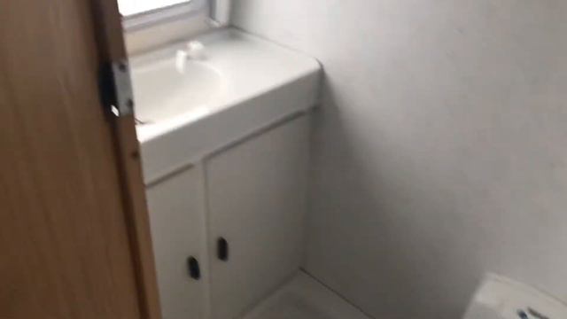 Обзор каравана, прицепа-дачи, автодома, жилого прицепа Avento Royal смотреть онлайн