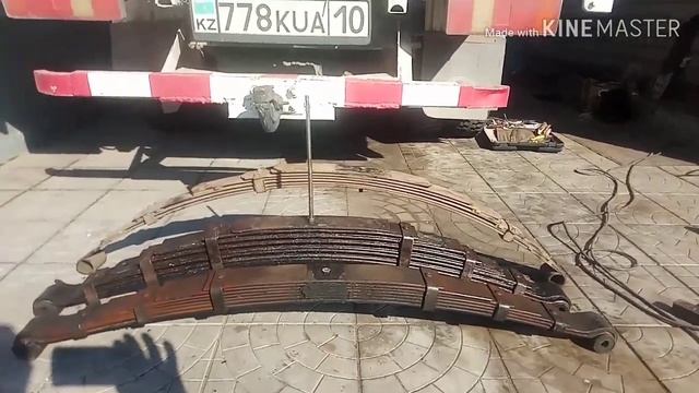 ЗАЧИЩАЮ ,СМАЗЫВАЮ И СОБИРАЮ РЕССОРУ.#правильно