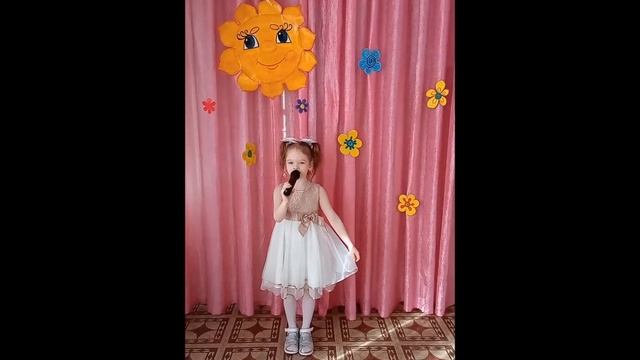 Песня "Зелёная весна" исп. Батечко Полина (6 лет) Д/С "Бабочка" г. Новокуйбышевск смотреть онлайн