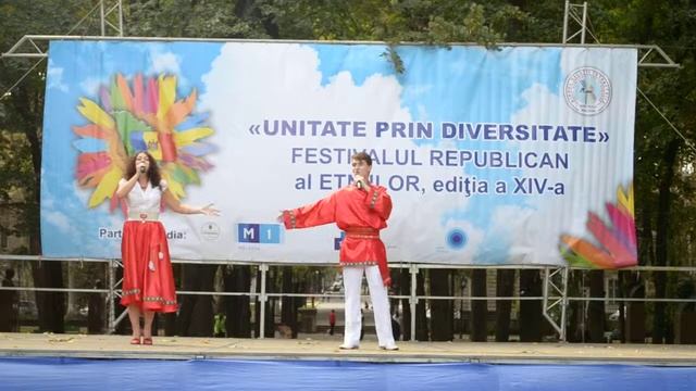 Безъязычный Денис и Яковенко Евгения. "Соловьи поют, заливаются" смотреть онлайн