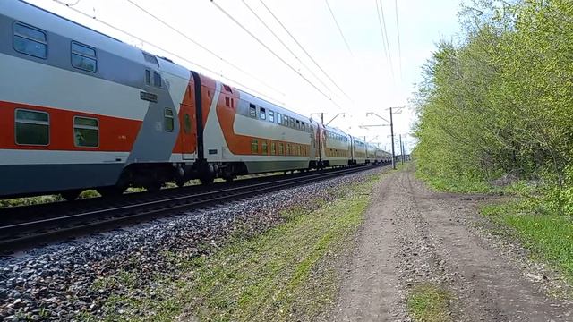 Электровоз ЧС7-269 с двухэтажным поездом №138Й Москва — Оренбург смотреть онлайн