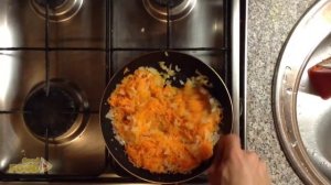Как пассировать лук и морковь? Морковка с луком в суп