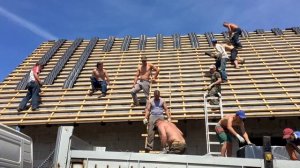 Разгрузка черепицы Забудова монтаж! Черепица на крышу!