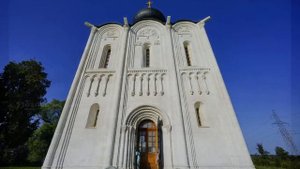 Боголюбово и церковь Покрова на Нерли.