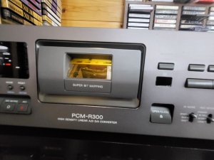 SONY DAT PCM R-300 Recorder кассетная цифровая дека-ЯПОНИЯ -1997-год