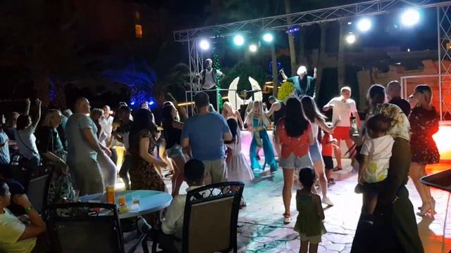 19 06. Египет 2021 Часть 3. Поездка в торговый центр. Вечерний отель. Ужин. Дискотека. смотреть онлайн