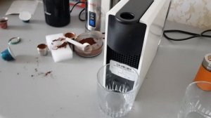 Использование многоразовых капсул в кофемашине типа Nespresso.