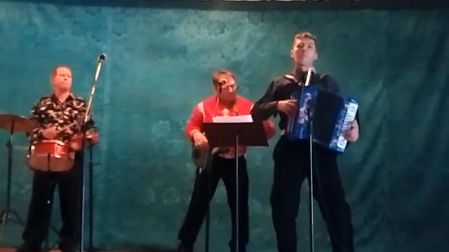 Пусть играет русская гормонь у нас в селе Георгиево все кто были остались довольны(16) смотреть онлайн