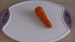 Ни один новогодний праздник не обходится в нашей семье без этого салата. Салат "Зимний"