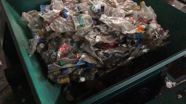 Шредер двухроторный дробление ПЭТ бутылок