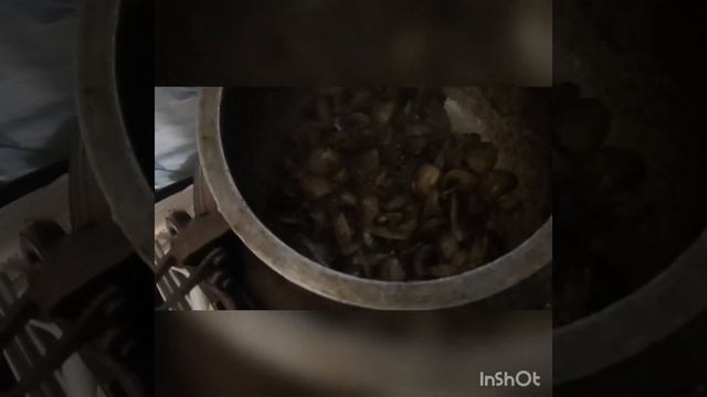 Суп из фасоли и грибами с капченной грудинкой в маем любимом афганском казане смотреть онлайн