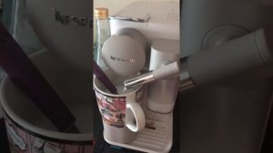 Lattissima one nespresso machine review , how to use , clean and issues