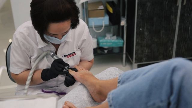 Маникюр+педикюр в 4 руки! смотреть онлайн