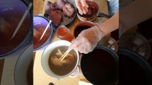 Как покрасить шерсть луковой шелухой и корнем марены