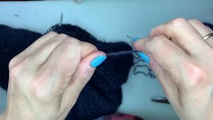 Часть 2/как укоротить вязанный кардиган/отрезать кардиган/привязать резинку/укоротить кардиган само