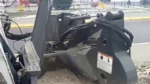 Фреза для удаления пней Bobcat и мини-погрузчик Bobcat A770 special equipment