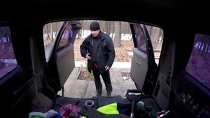 Установка в лесу новых задних фонарей на Nissan Patrol Y61