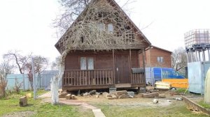 ПОДЪЕМ И ПЕРЕДВИЖЕНИЕ ДЕРЕВЯННОГО ДОМА или дачи домкратами 2 день