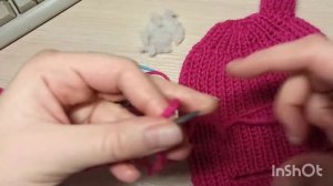 Балаклава с  круглой макушкой и рожками.