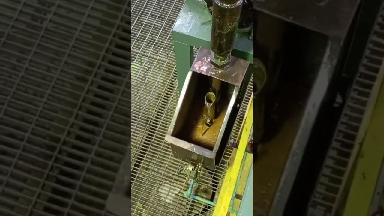 Медный аламбик с двумя ретортами для получения рома. смотреть онлайн