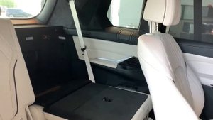 BMW X7 seat operation from second row (6 seater Captain’s Chairs)