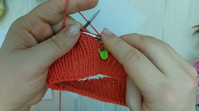 Шапка для девочки. Ажурная шапочка спицами. смотреть онлайн