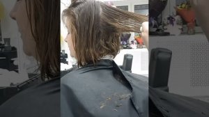 Стрижка в стрижке. Креативная женская стрижка на среднюю длину соединяю формы...