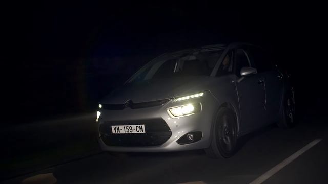 Citroën C4 Picasso - How do the headlights work ? смотреть онлайн