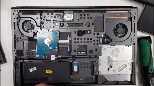 Dell M6800 disassembly to upgrade to SSD or msata смотреть онлайн