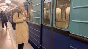 ЛЕГЕНДАРНЫЙ ВАГОН МЕТРО! Еж-3 путеизмеритель прибывает на станции комсомольская! #метро #легенда#еж
