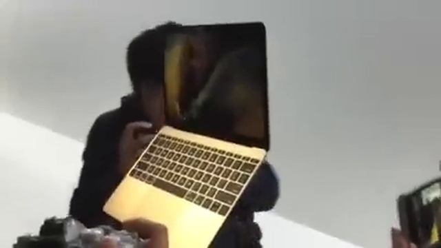 Apple MacBook (12-inch) смотреть онлайн