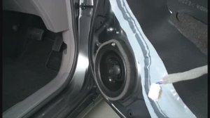 2.4 Замена динамика передней двери