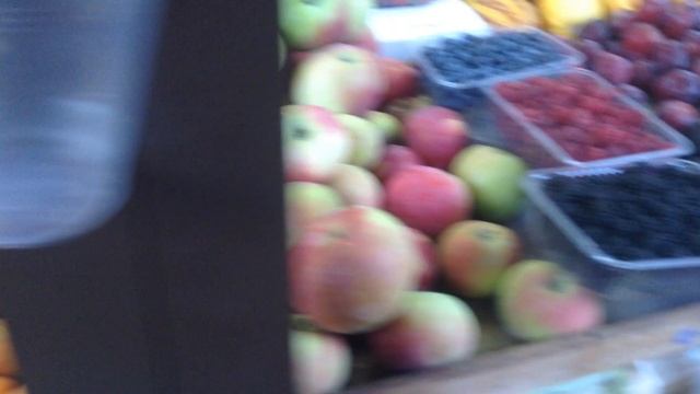 Анапа 2021.Прогулка по рынку.Прикольные футболки.Цены на овощи -фрукты смотреть онлайн