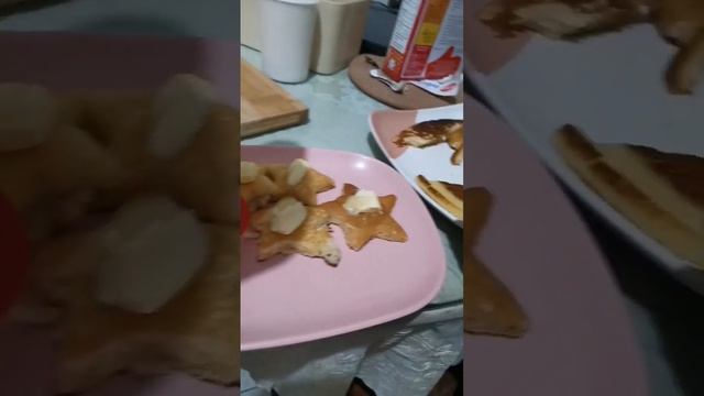 our pancake vs our kids pancakes #parents #breakfast #kitschen #thekitsfamily смотреть онлайн