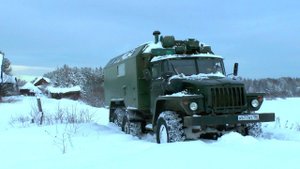 Пробиваемся на Урале там где ГАЗ-66 не смог проехать. Ночуем в кунге Урала. Готовим плов в лесу.