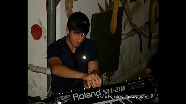 Eitan Levine - 3/4 LOCO - Roland SH-201 смотреть онлайн