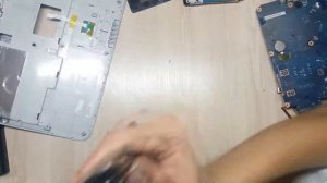 Как разобрать и почистить ноутбук Samsung RV510, RV511, R530, R519