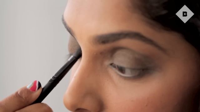 Smoky Eye Tutorial with Cynthia Rowley Beauty Game Face Palette Starring Deepica смотреть онлайн