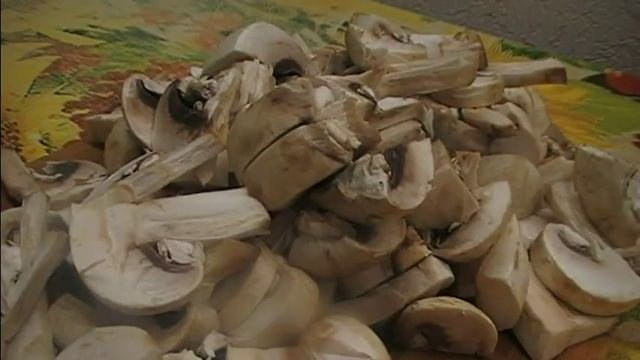 СЫРНЫЙ СУП. Суп из плавленных сырков с грибами. смотреть онлайн