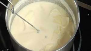 Припущенный сибас с соусом «Белое вино»