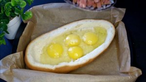 Просто вылейте яйца на хлеб, и результат будет потрясающим! Вкусно и легко!