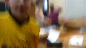 Прикол писает малыш!