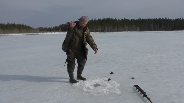 Рыбалка на ламбушке в апреле. На две недели в леса Карелии. Часть 1