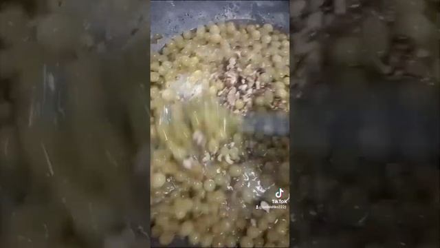 Виноградное варенье с орешками смотреть онлайн