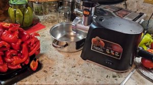 Аджика, огонёк, вырви глаз..... без варки!