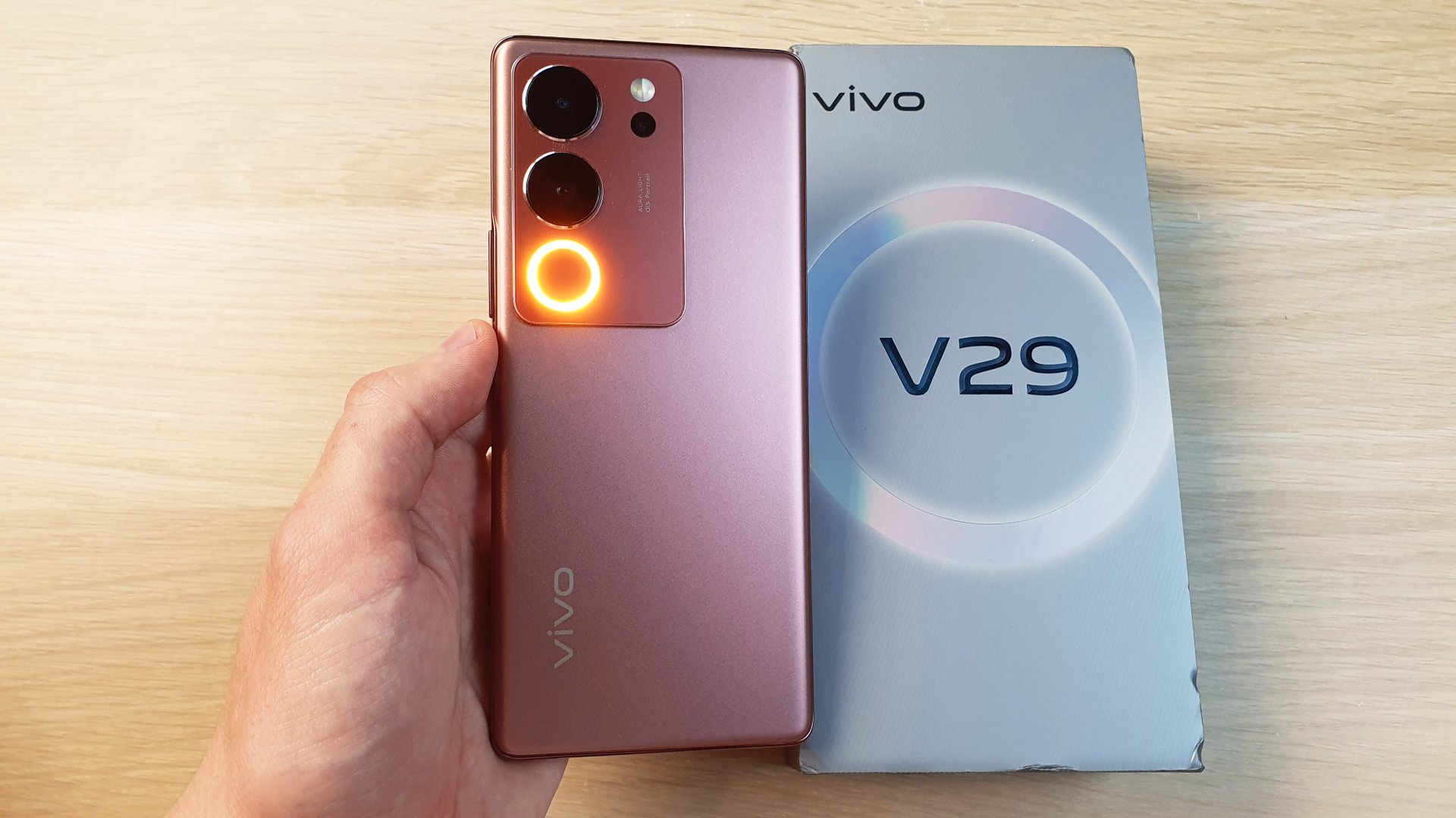 VIVO V29 - С КОЛЬЦЕВОЙ ПОДСВЕТКОЙ ДЛЯ ПОРТРЕТОВ! смотреть онлайн