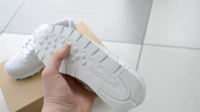 Кроссовки женские Reebok Classic белые смотреть онлайн