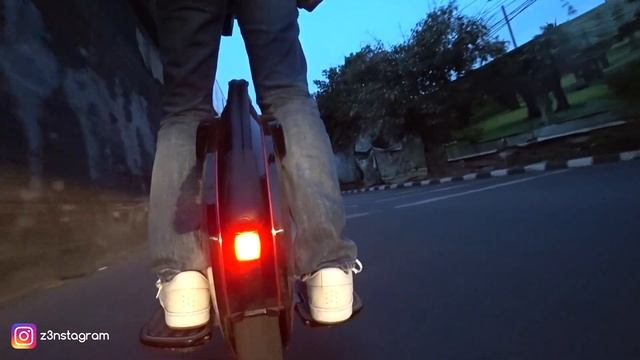 InMotion V10F - Racing The Sunrise In Jakarta Indonesia смотреть онлайн