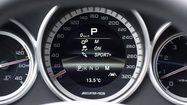 New Mercedes CLS 63 AMG Shooting Brake 2013 Interior смотреть онлайн